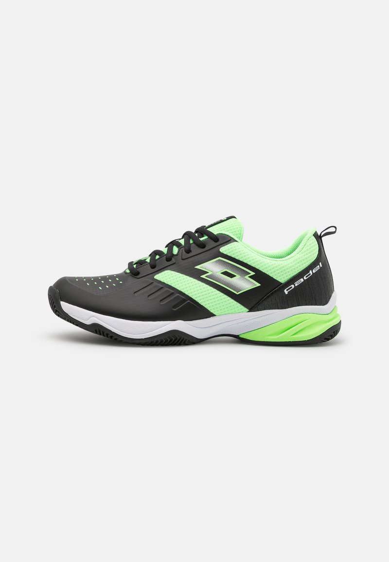 Adidași sport negri și verzi neon, cu plasă la partea superioară, deschidere cu șireturi, guler căptușit și talpă din cauciuc. Prezentă un logo proeminent.