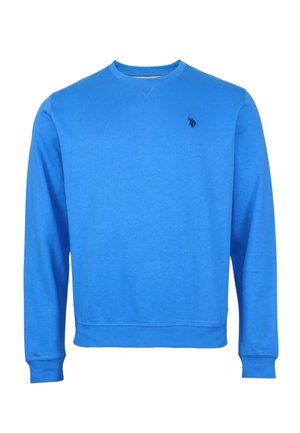 Blaues Sweatshirt mit langen Ärmeln und Rundhalsausschnitt, mit kleinem dunkelblau besticktem Pferd- und Reiterlogo auf der linken Brust.