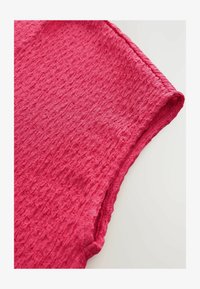 Unselected, raspberry pink