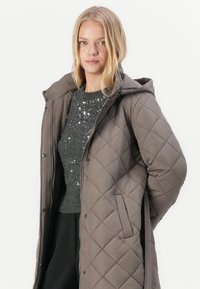 VILA VIKANTE QUILTED COAT - Vinterkappa /-rock - brown