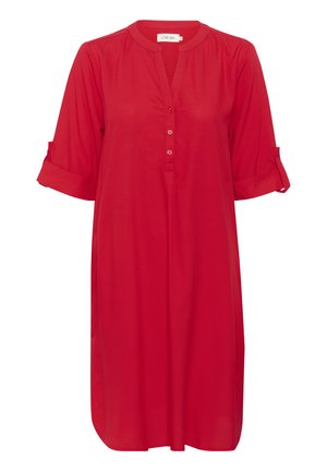 Robe rouge à col, en tissu léger avec un devant à boutons, des manches retroussables et une coupe décontractée. Texture lisse sans motifs visibles.