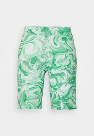 Shorts de cycliste taille haute verts et blancs avec un motif marbré tourbillonnant, tissu texturé et coupe jusqu'aux genoux.