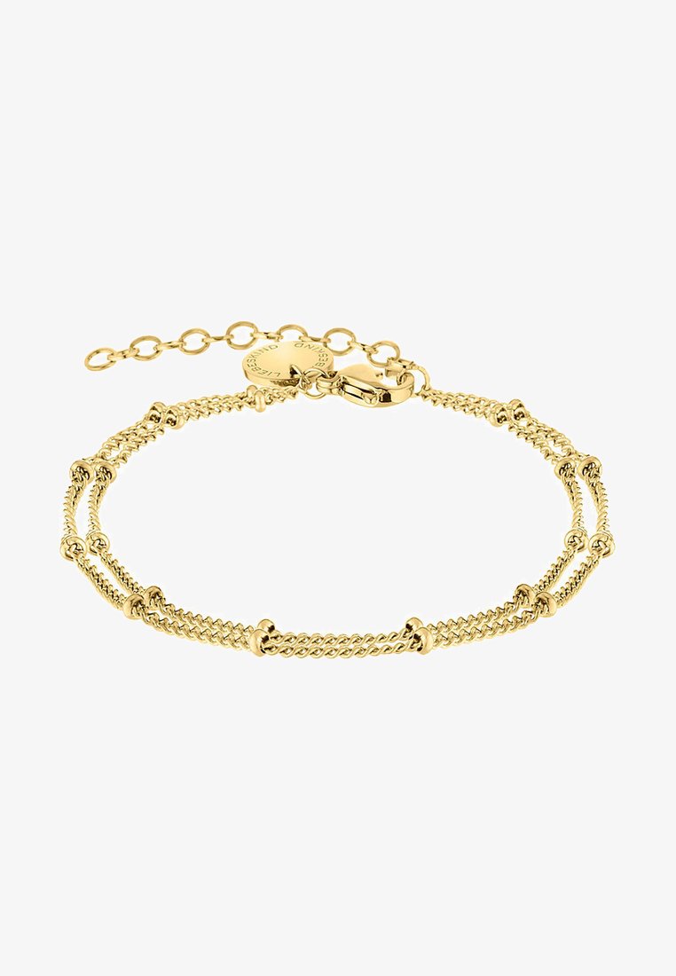 Bracciale in oro con maglie attorcigliate, piccole perline decorative e una chiusura regolabile con un'etichetta rotonda.