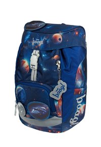 Batoh s modrou vnější látkou s potiskem galaxie, planetami a vesmírnými loděmi. Obsahuje šedou spodní část a detaily zipu.