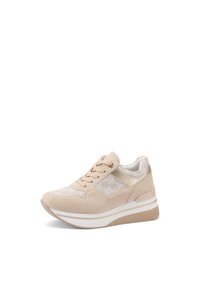 Sneaker beige con dettagli in suede e lacci, punta rotonda, chiusura con lacci, suola imbottita e una leggera piattaforma elevata.