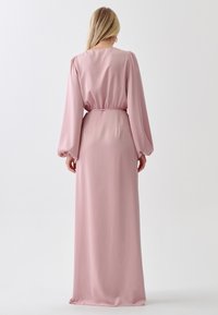 CHANCERY BETTIE WRAP - Dolga obleka - light dusty rose