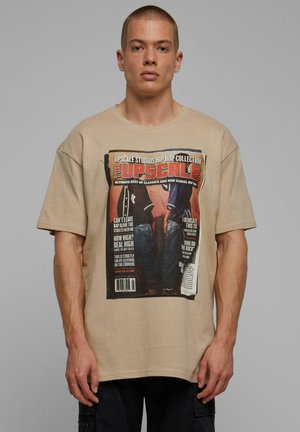 UNISEX MAGAZINE - T-shirt print - sand