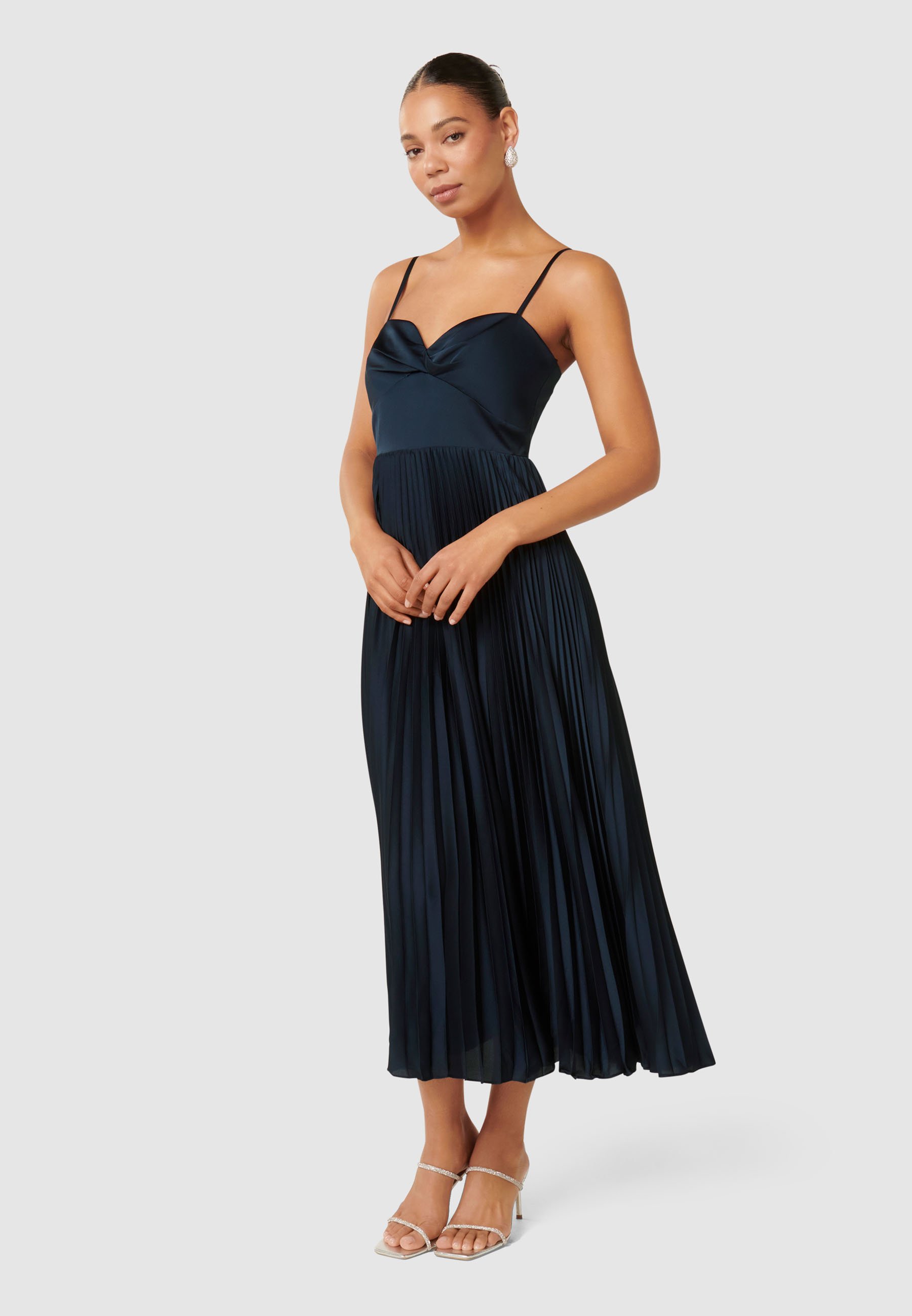 Forever New PLEATED MIDI DRESS - Cocktail dress / Party dress - deep navy/dark  blue - Zalando.ie