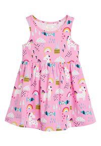 Vaaleanpunainen hihaton mekko, jossa on kuvioita yksisarvisista, sateenkaarista, pilvistä ja eläimistä. Valmistettu pehmeästä kankaasta, jossa on kerätty hameen yksityiskohta.