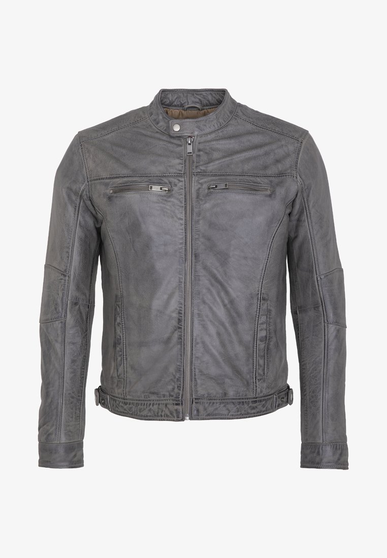 Šedá kožená bunda s stojáčkovým límcem, předním zipem, dvěma náprsními kapsami a embosovanou texturou na rukávech a těle.