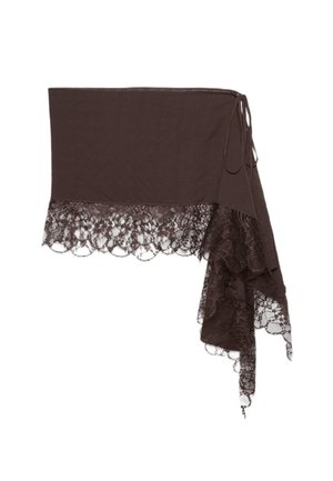 Gonna asimmetrica marrone scuro con bordo in pizzo lungo l'orlo e il lato, caratterizzata da una chiusura con cintura a fiocco.