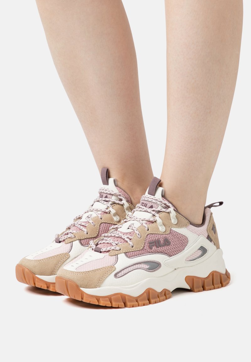 Fila RAY TRACER - Sneakers - mauve chalk/irish cream/beige - Zalando.se