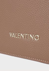 Valentino Bags BRIXTON - Borsa a tracolla - taupe