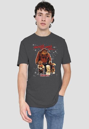 Gray cotton t-shirt featuring a graphic print of characters from "Labyrinth" with text and sparkles. Crew neck and short sleeves.
