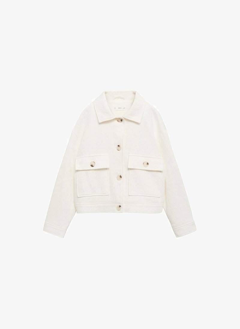 Jachetă albă din bumbac cu guler, închidere cu nasturi pe față și două buzunare la piept. Are un design scurt și un material texturat.