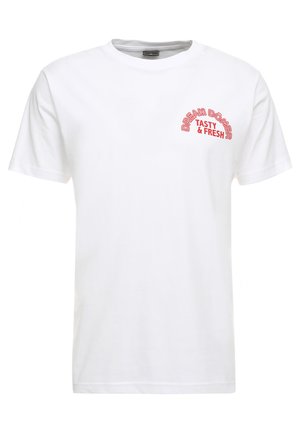 T-shirt en coton blanc à manches courtes, col rond, avec le texte imprimé rouge "DREAM DÖNER TASTY & FRESH" sur la zone de la poitrine gauche.