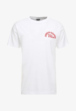 Valge puuvillane T-särk lühikeste varrukatega, ümmarguse kaelusega, millel on vasakul rinnal punase värviga trükitud tekst "DREAM DÖNER TASTY & FRESH".