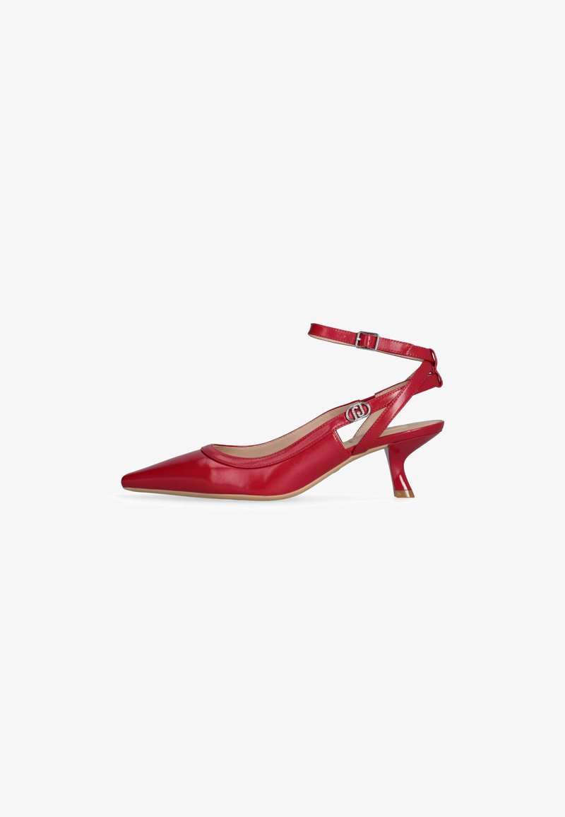 Décolletée slingback rossa in pelle con punta a punta, cinturino alla caviglia e tacco kitten basso. Presenta un design con ritaglio vicino al tallone.