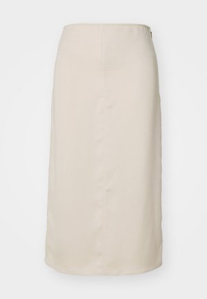 Beige Bleistiftrock mit glatter Textur, knielanger Schnitt und einem verdeckten Reißverschluss auf der Rückseite zur Verschluss. Minimalistischer Stil, keine Muster.