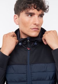 LEGEA Veste mi-saison - blu
