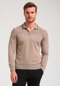 Gabbiano Pikeepaita - taupe