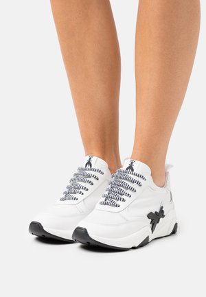 Baskets basses - white