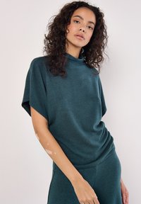 Unausgewählt, green