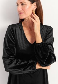 Cellbes of Sweden V-NECK - Cocktailkleid/festliches Kleid - black