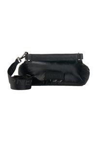 Borsa a spalla nera con finitura lucida, dotata di una tracolla in pelle texture e dettaglio con logo. Include una tracolla regolabile e una forma morbida.