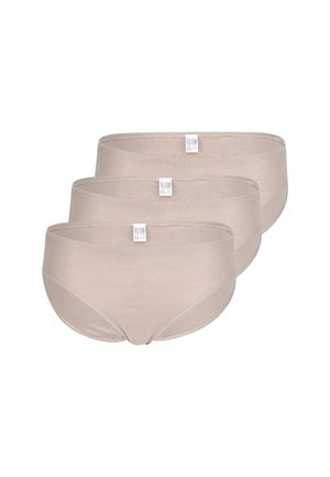 Drei beige nahtlose Damenunterhosen gestapelt, jeweils mit einem sichtbaren weißen Größenetikett in der Mitte des Bundes.