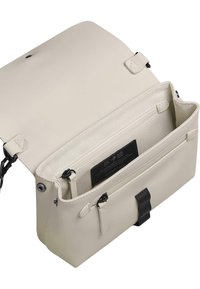 Beige, strukturierte Handtasche aus glattem, strapazierfähigem Material mit einem Reißverschluss-Hauptfach und einem internen Organisationsfach.