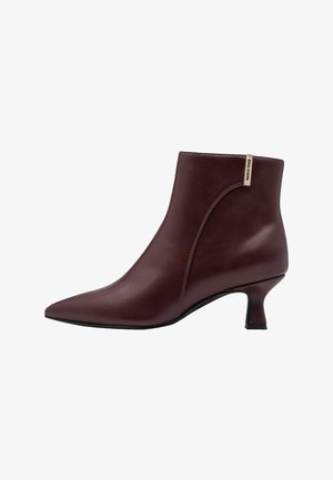 Marco Tozzi, STIEFELETTE - Bottines - bordeaux