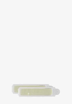 To fleksible, rektangulære gelplaster i en lys grøn farve med en gennemsigtig coating og afrundede kanter, placeret ved siden af hinanden på en hvid baggrund.