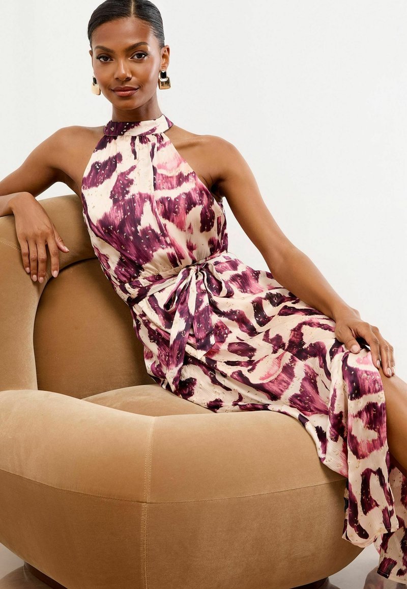 Lipsy REGULAR FIT - PRINTED HALTER NECK SLEEVELESS MIDI . - Day dress -  pink - Zalando