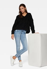 Mavi V NECK  - Strickpullover - black