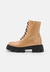 CHIARA FERRAGNI Botines con plataforma - tan