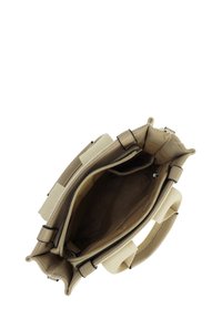 Beige leren handtas met twee handvatten, open bovenkant met rits, en zichtbare interieurcompartimenten, waaronder een klein ritsvak.