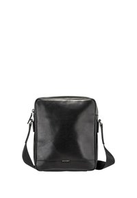 Černá kožená crossbody taška čtvercov�ého tvaru, s hladkým povrchem, horním zipovým uzávěrem a nastavitelným popruhem. Obsahuje decentní logo.