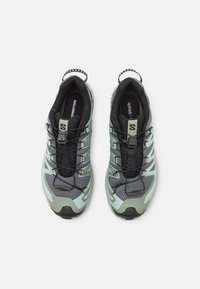 Salomon XA PRO 3D V9 - Chaussures de running - quiet shade/lily pad/blue haze