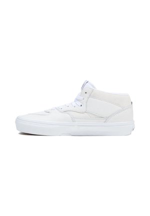 Hoch geschnittene Sneakers mit weißem Leder-Obermaterial, Schnürdesign, gepolstertem Knöchelschutz und Gummisohle. Minimalistisches und schlankes Erscheinungsbild.