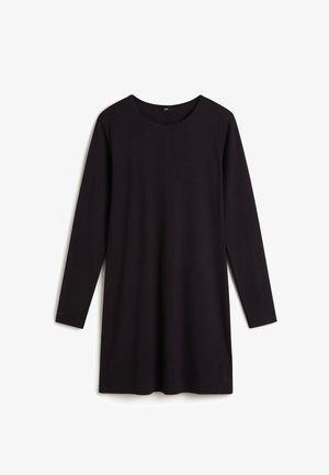 Robe noire à manches longues en tissu doux et extensible. Elle présente un col rond et une coupe décontractée, avec un détail logo près du poignet.