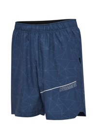Blå atletikksjortser med geometriske linjemønstre, elastisk midjebånd, sidelommer og "HUMMEL"-logo på høyre ben.