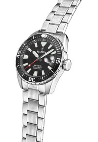 Festina Taucheruhr mit schwarzem Zifferblatt, Gehäuse aus silbernem Edelstahl, leuchtenden Markierungen und einem Mesh-Armband. Wasserdicht bis 200 Meter.