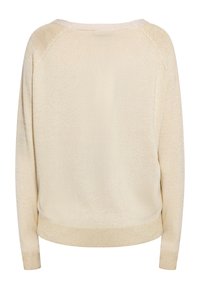 Pulover tricotat bej cu mâneci lungi, decolteu larg, tiv ribbt și textură moale. O strălucire subtilă adaugă un detaliu delicat designului.