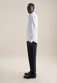 Seidensticker BUSINESS - Camicia elegante - light blue
