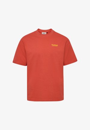 Hummel, LOOSE BEES STADIUM - T-shirt con stampa - light red