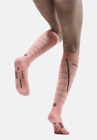 CEP REFLECTIVE COMPRESSION - Calzettoni - light rose
