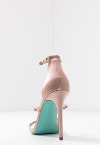 Blue by Betsey Johnson ELISA - Augstpapēžu sandales - nude