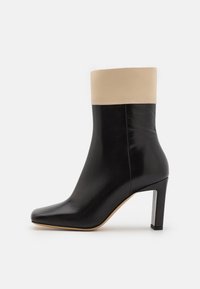 ISA BOOT - Botines - black