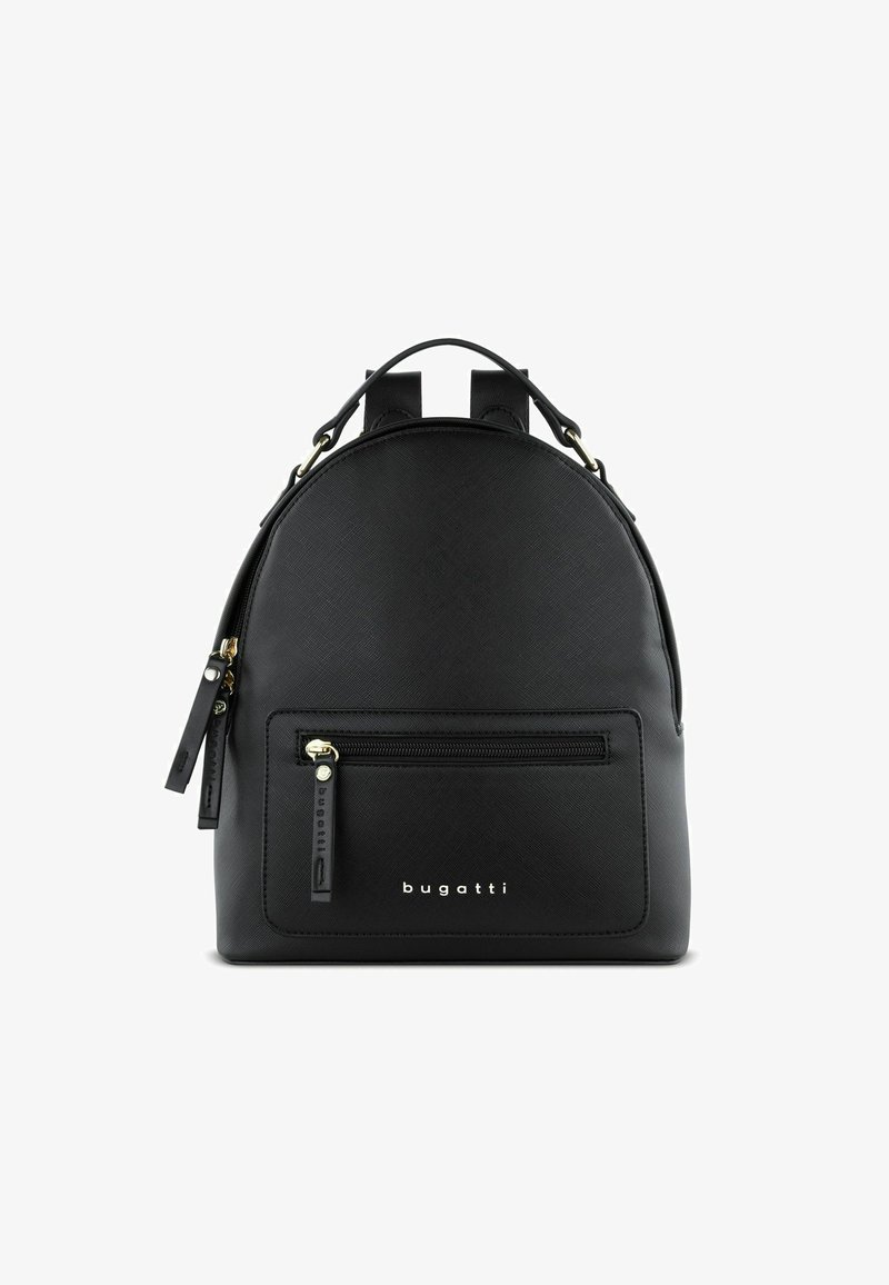 Mochila negra hecha de material sintético texturizado. Cuenta con una forma redondeada, herrajes en tono dorado, un bolsillo delantero con cremallera y un logo de marca.